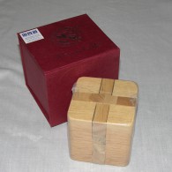 Головоломка Деревянный Кубик в коробочке